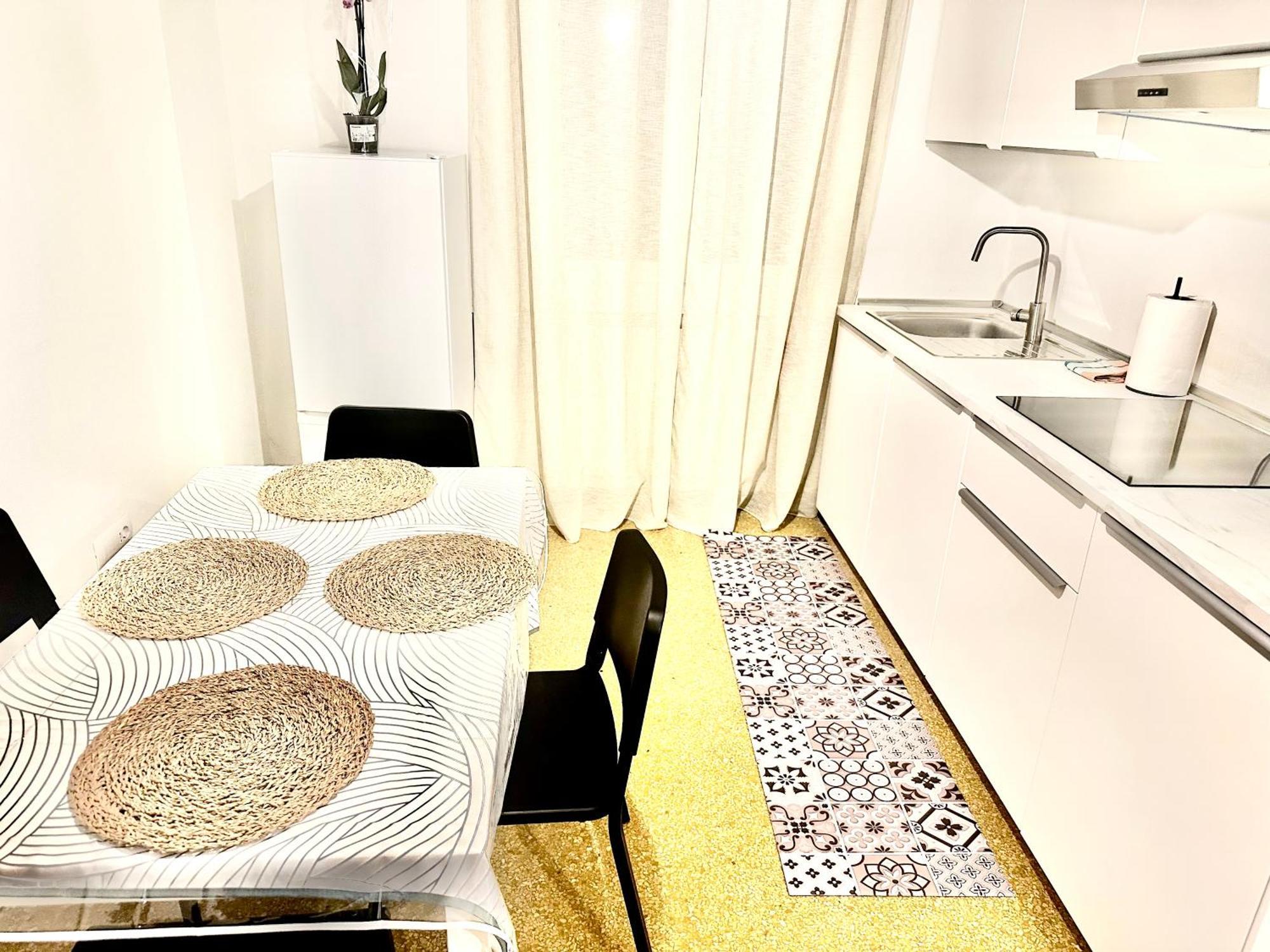 The Center Residence Janov Exteriér fotografie